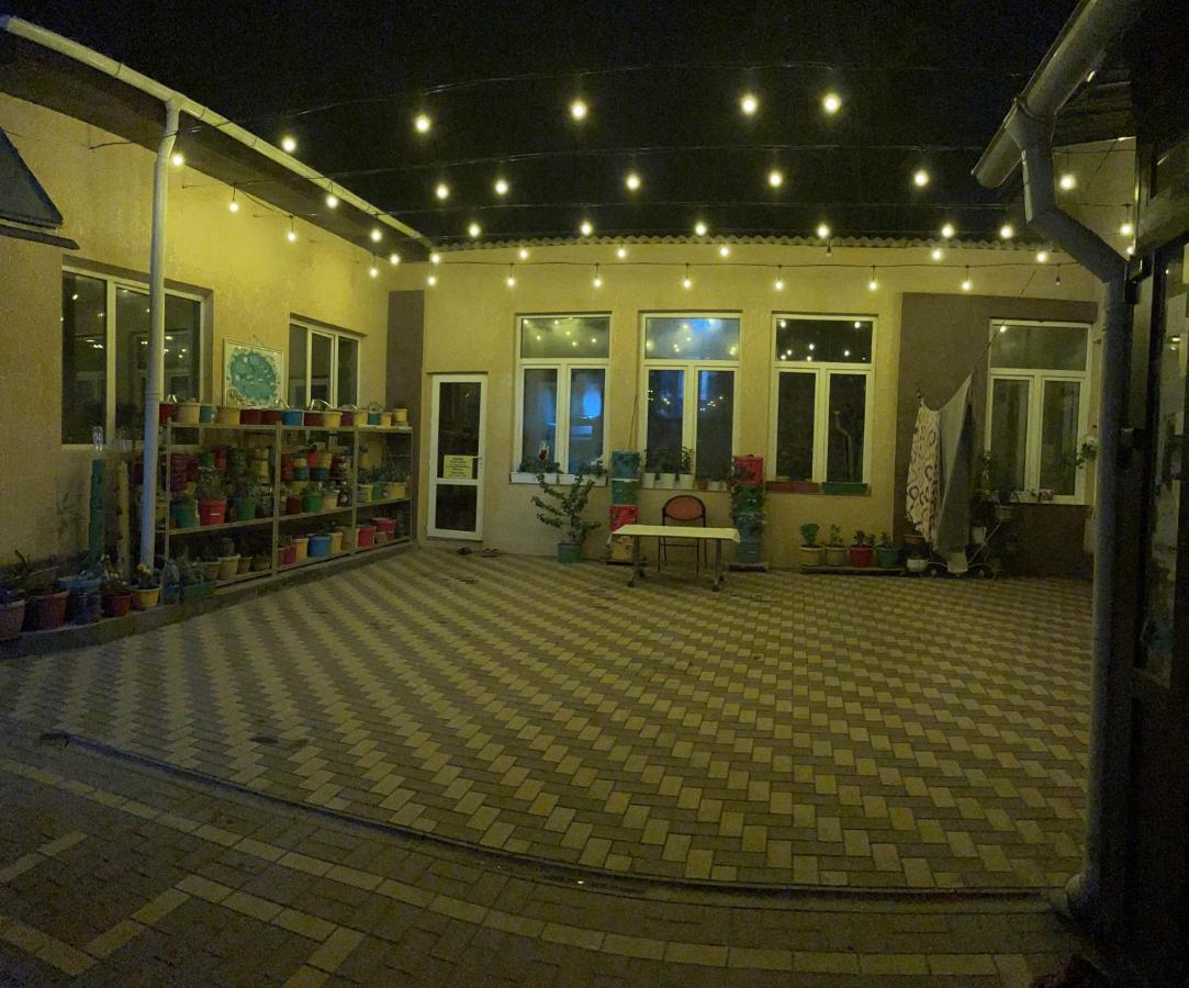 Sweet Home Hostel Bichkek Extérieur photo